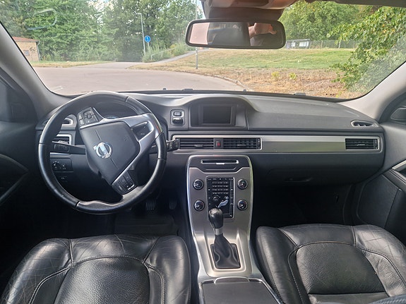 Volvo V70 4 of 7