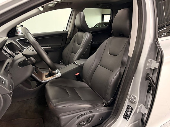 Volvo XC60 11 of 30