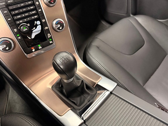 Volvo XC60 27 of 30