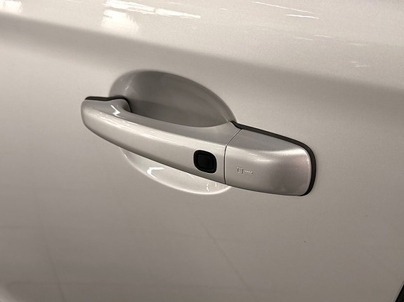 Volvo XC60 14 of 30