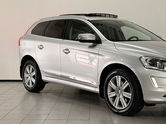 Volvo XC60 2 of 30