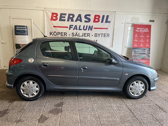 Peugeot 206 2 of 17