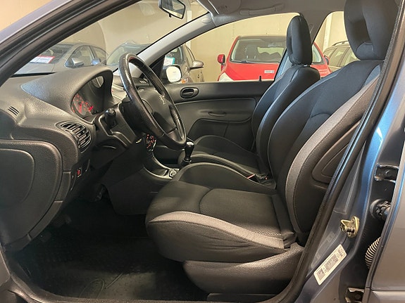 Peugeot 206 8 of 17