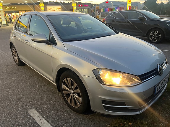 Volkswagen Golf VII 3 of 6