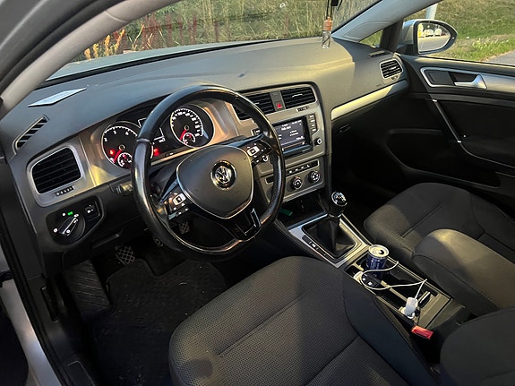 Volkswagen Golf VII 6 of 6