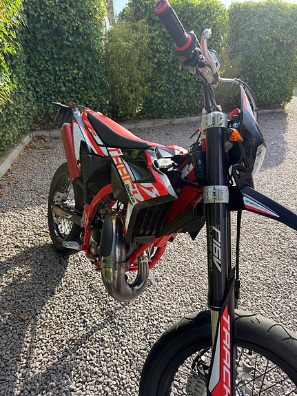 Beta RR 50 Motard Track 2 of 7