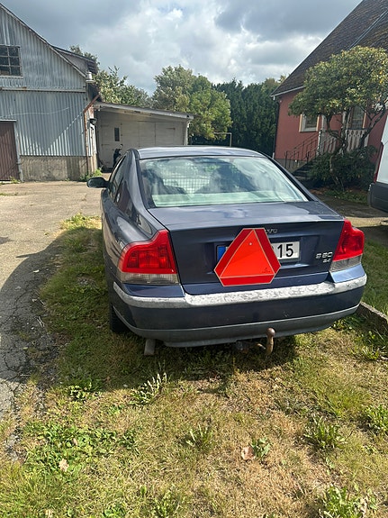 Volvo S60 3 of 7