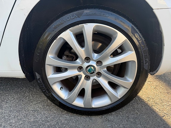 Skoda Superb 6 of 13