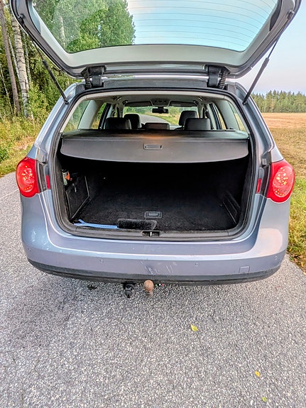 Volkswagen Passat 9 of 18