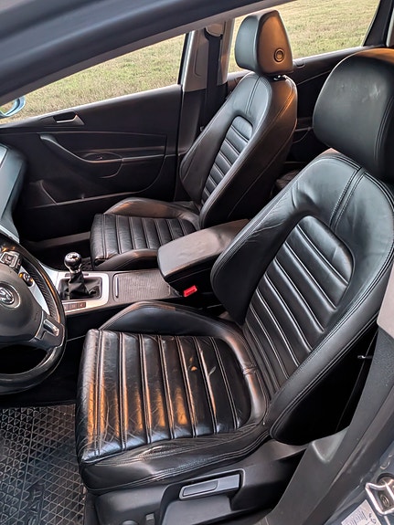Volkswagen Passat 17 of 18
