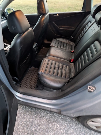 Volkswagen Passat 11 of 18