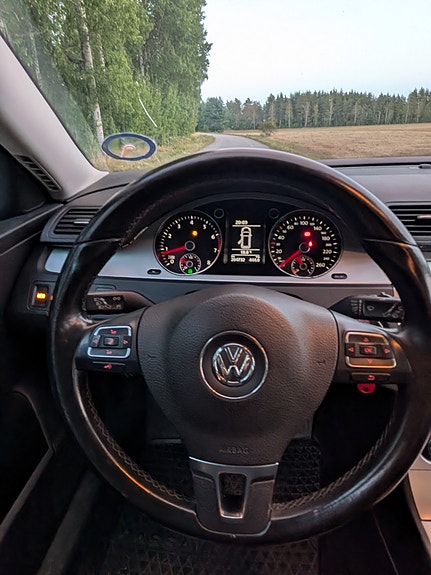 Volkswagen Passat 15 of 18