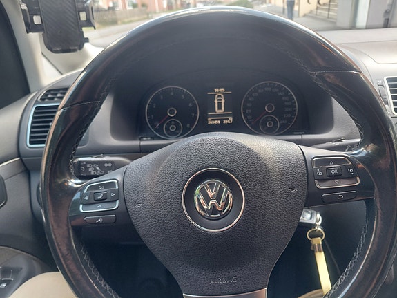 Volkswagen Touran Cross 8 of 9