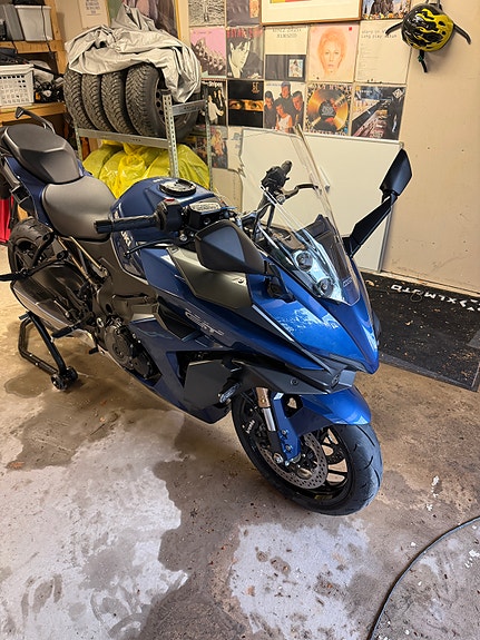 Suzuki GSX-S1000GT 2023 2 of 10