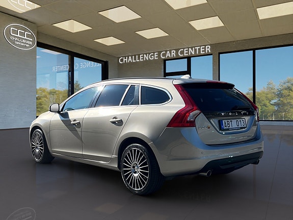 Volvo V60 5 of 23