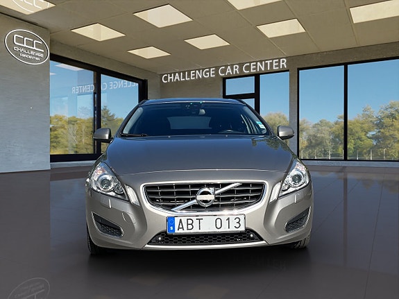 Volvo V60 8 of 23