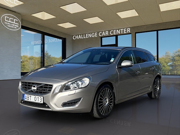 Volvo V60 2 of 23