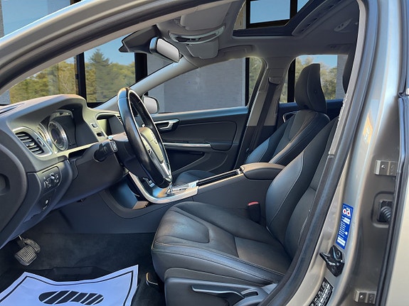 Volvo V60 9 of 23