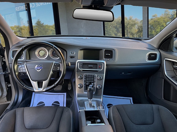 Volvo V60 13 of 23