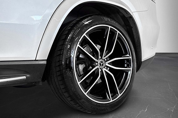 Mercedes-Benz GLS400 d 25 of 26