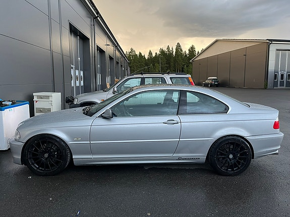 BMW 330Ci 4 of 7