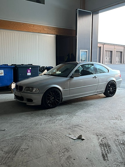 BMW 330Ci 3 of 7