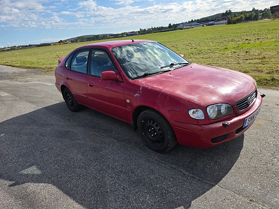 Toyota Corolla 4 of 12