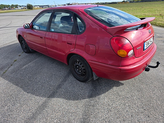 Toyota Corolla 6 of 12