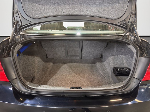 BMW 325i 18 of 24