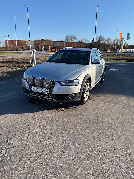 Audi A4 allroad 2 of 9