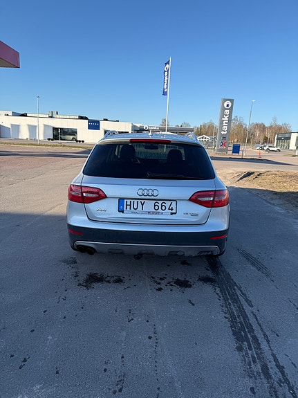 Audi A4 allroad 4 of 9