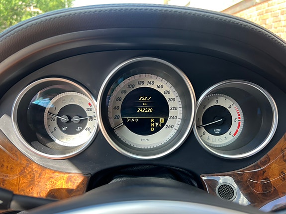 Mercedes-Benz CLS350 9 of 14