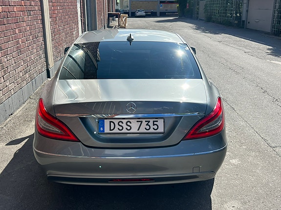 Mercedes-Benz CLS350 4 of 14