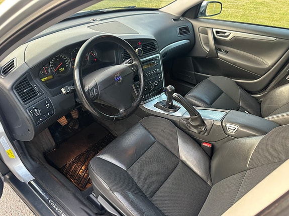 Volvo V70 9 of 12