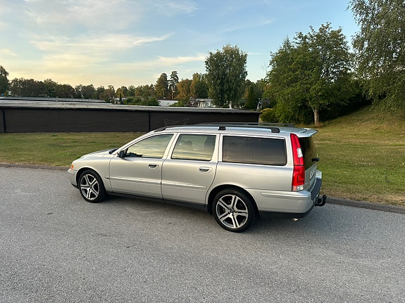 Volvo V70 3 of 12