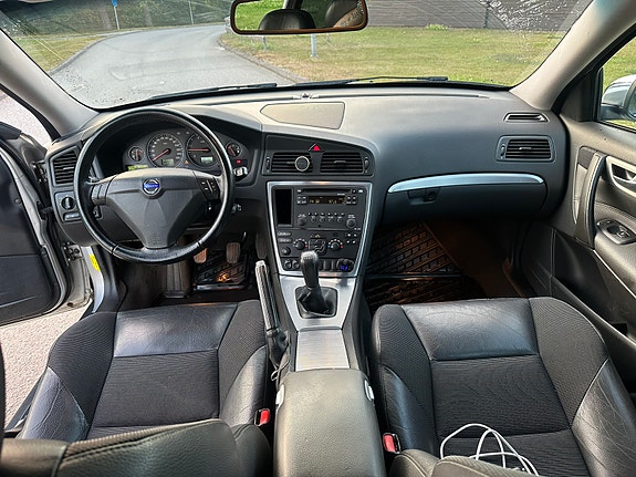 Volvo V70 10 of 12