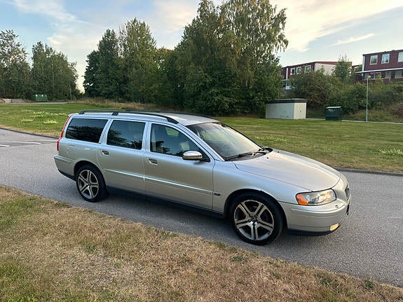 Volvo V70 6 of 12