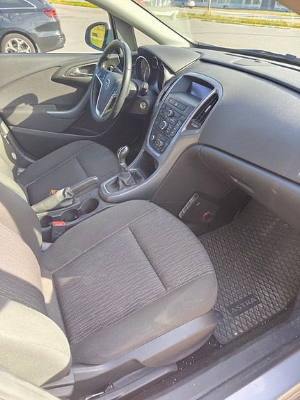 Opel Astra 11 of 20