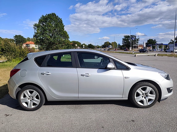 Opel Astra 2 of 20