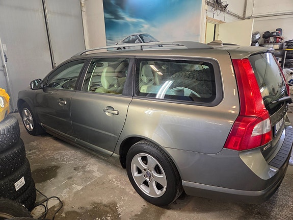 Volvo V70 5 of 21