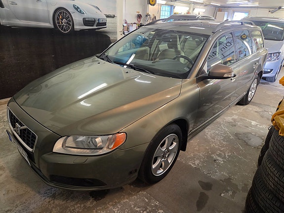 Volvo V70 4 of 21