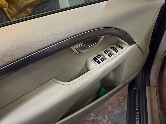 Volvo V70 19 of 21