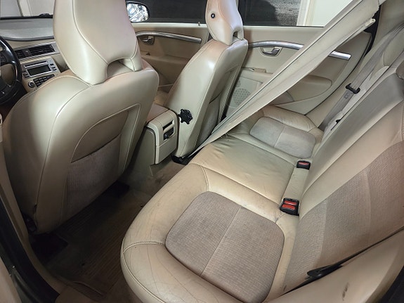 Volvo V70 15 of 21