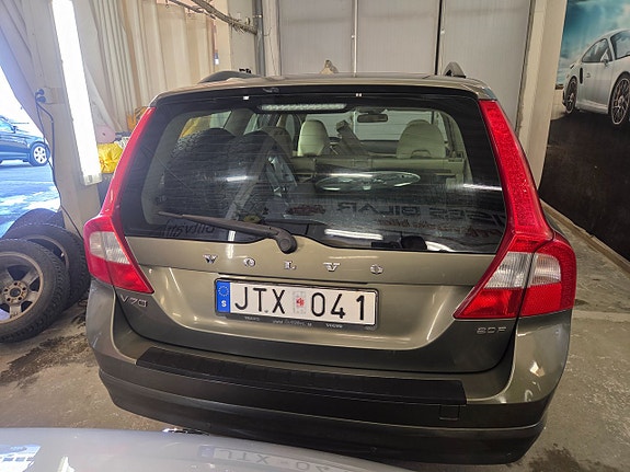 Volvo V70 8 of 21