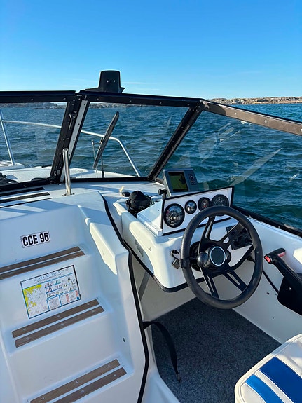 Ryds 530 DC – välskött med Johnson 90 hk, Garmin GPS och bromsad 80 km/h trailer 2 of 6
