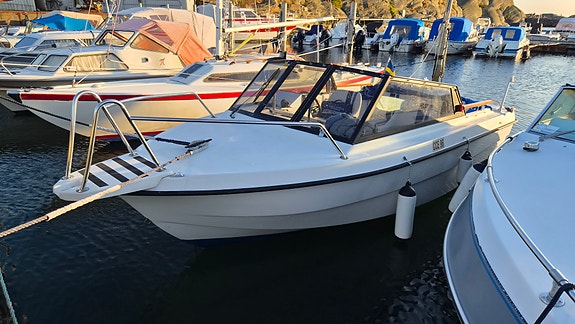 Ryds 530 DC – välskött med Johnson 90 hk, Garmin GPS och bromsad 80 km/h trailer 6 of 6