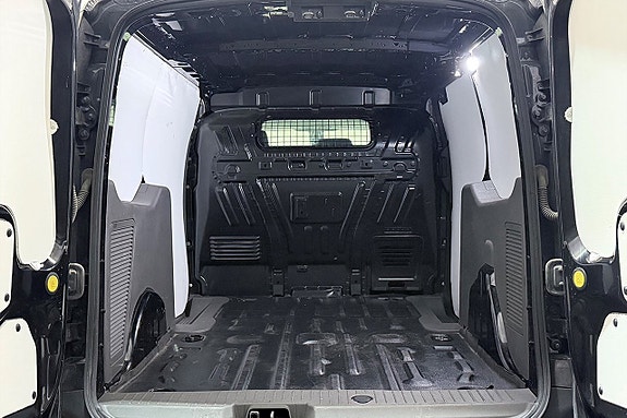 Ford Transit Connect 13 of 27