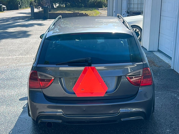 BMW 320d 4 of 12