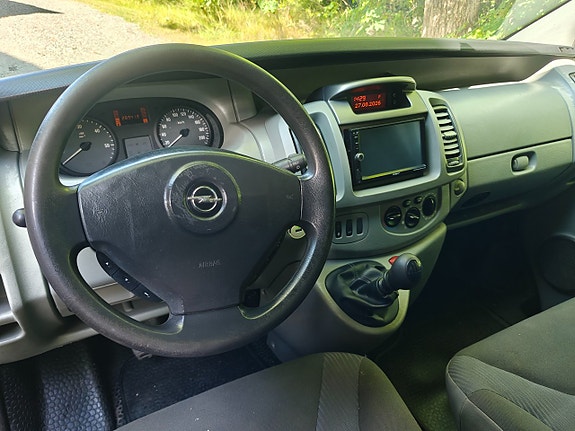 Opel Vivaro 15 of 16