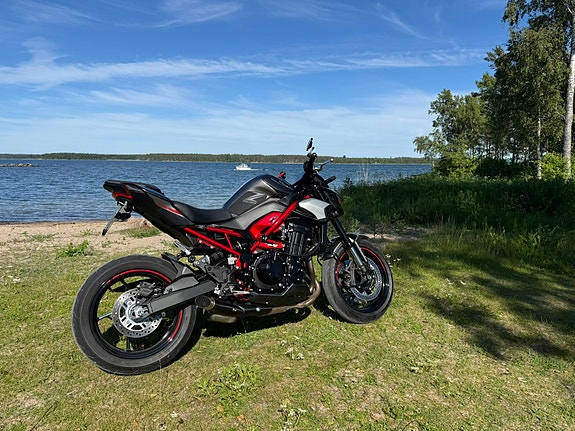 Kawasaki Z900 A2 2 of 3